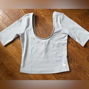 Vuori Lux Rib Avant Crop Top Pale Grey Heather Scoop Neck Sz XS
